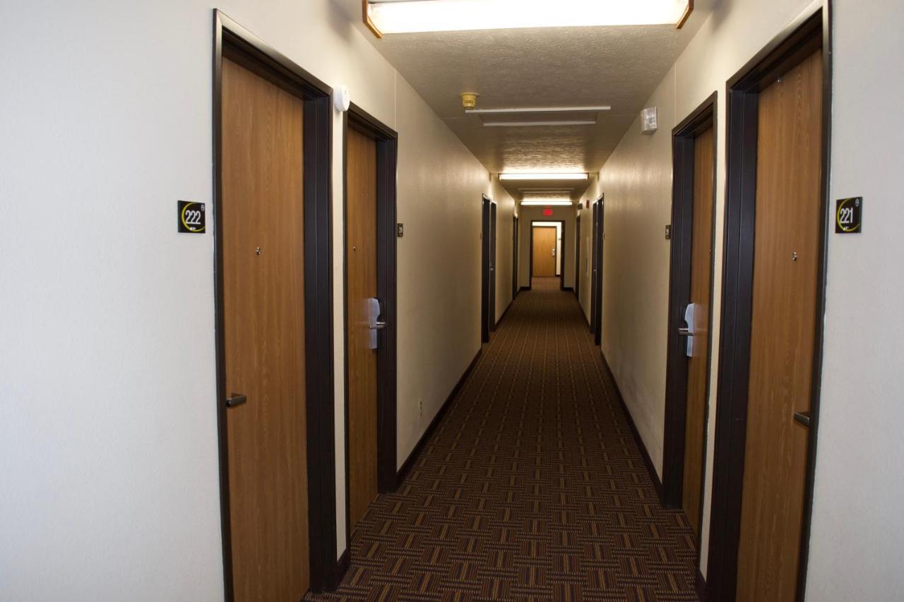 Amerivu Inn And Suites Shawano Wi Buitenkant foto