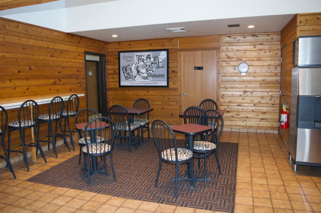 Amerivu Inn And Suites Shawano Wi Buitenkant foto