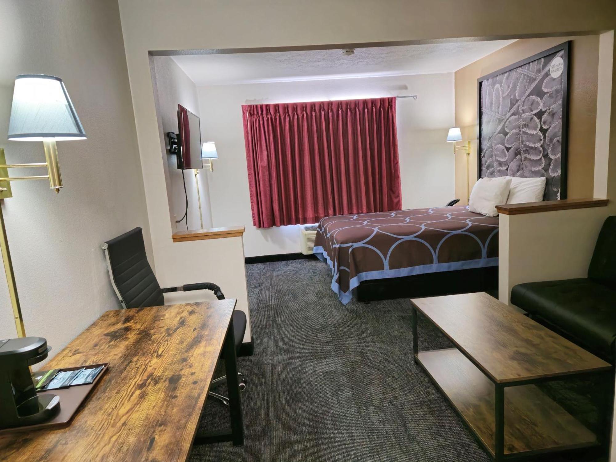 Amerivu Inn And Suites Shawano Wi Buitenkant foto